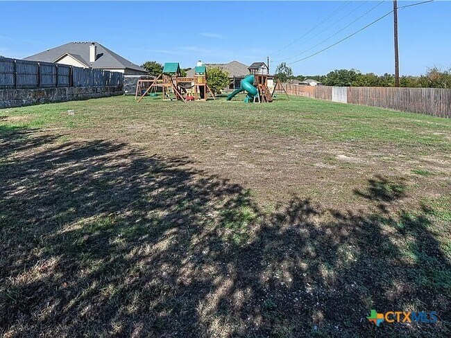 Building Photo - 4910 Bronze Dr