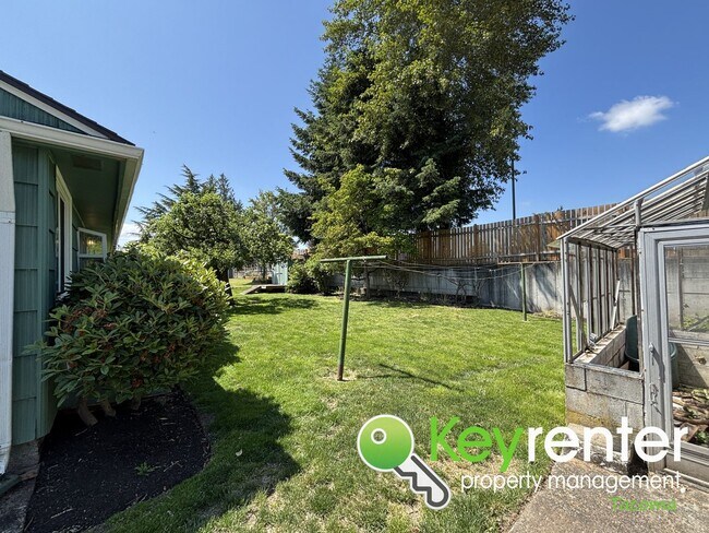 Building Photo - Charming Clinker Brick Rambler in the Hear...