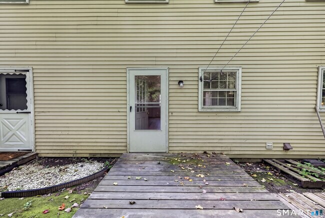 Building Photo - 11 Maple Ave
