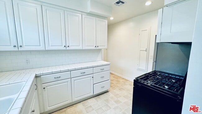 Building Photo - 410 S Spalding Dr
