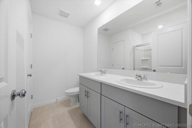 Building Photo - 2874 Skyline Lp