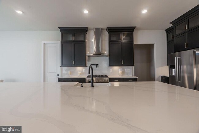 Building Photo - 402 Mdw Crk Dr