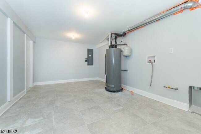 Building Photo - 42 Haverhill Ave