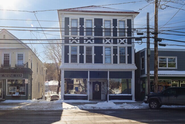 Building Photo - 430 Main St