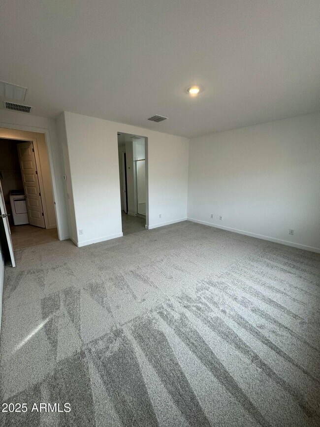 Building Photo - 3300 E Ranchhand Dr
