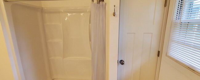 Walk in Shower & Closet - 715 Dutton St