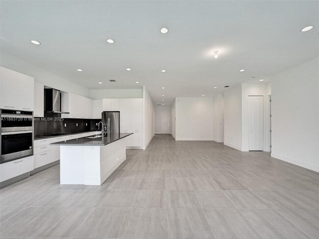 Building Photo - 5736 SW 104th Terrace