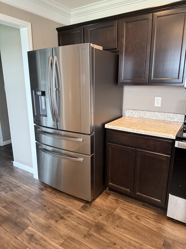 Building Photo - 3113 Dominion Dr