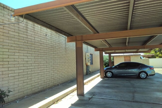 Building Photo - 418 W Pebble Beach Dr