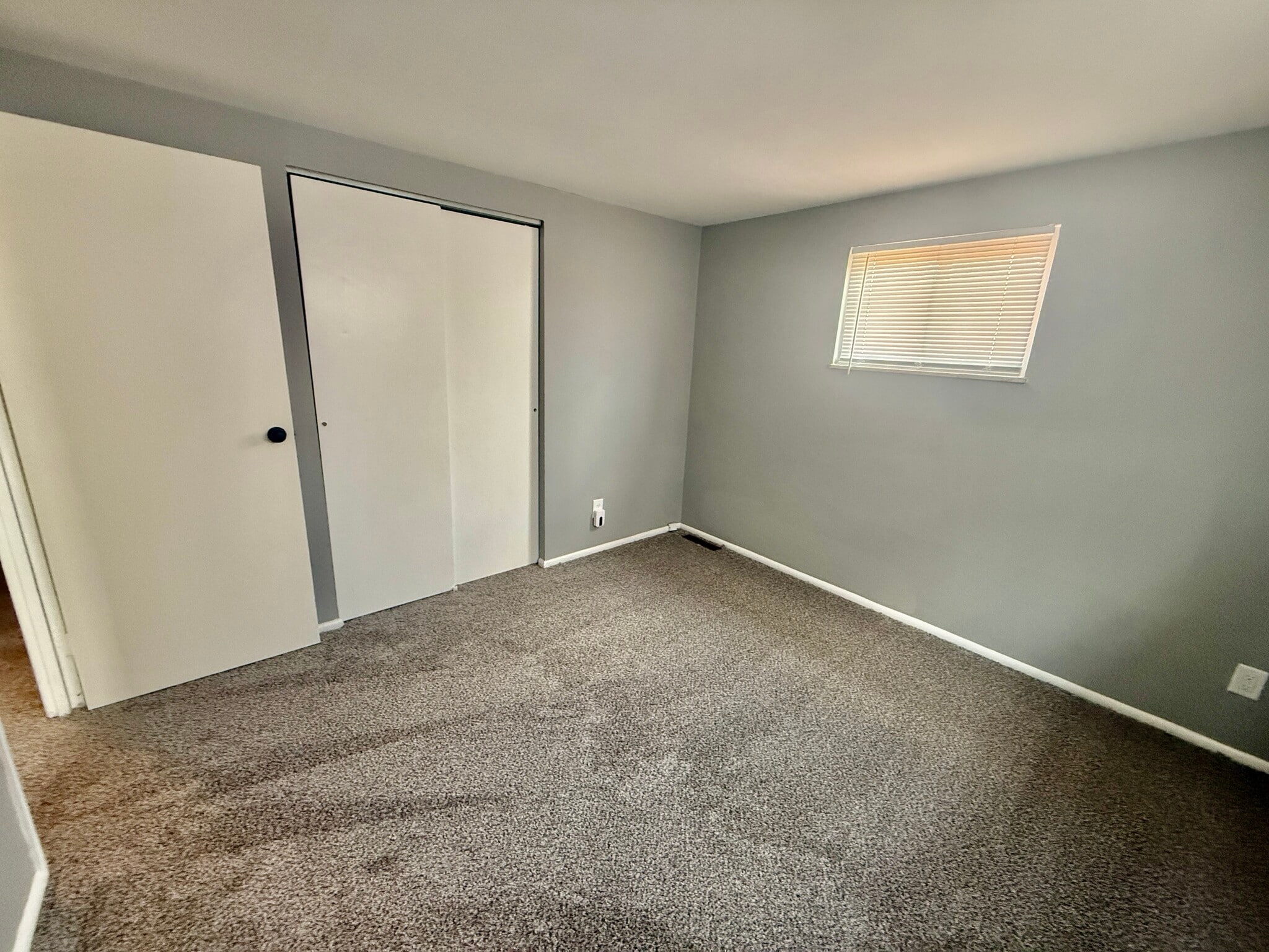 Building Photo - 4944 Fairway Ct