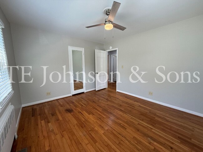Building Photo - A Great Condo close to Atrium Health and Park