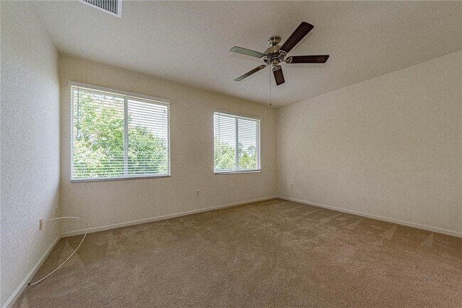 Building Photo - 2563 Stockbridge Square SW