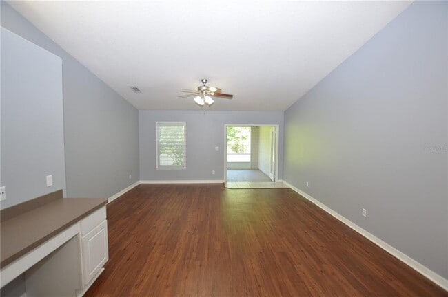 Building Photo - 42 Farmsworth Dr