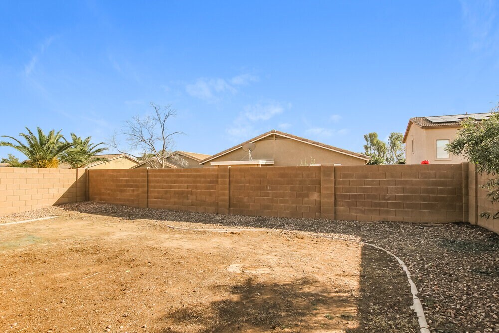 Building Photo - 16245 W Calavar Rd