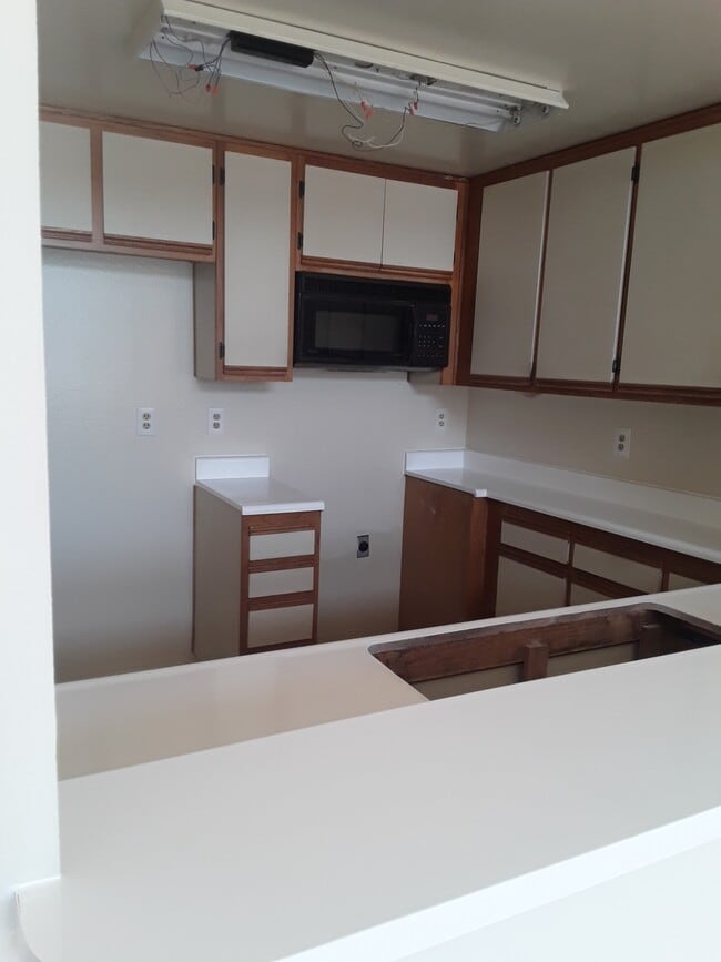 Building Photo - 330 S Harvard Blvd
