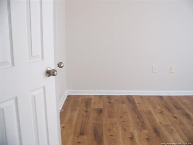 Building Photo - 616 Marshtree Ln