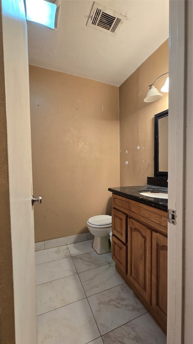 Building Photo - 7913 Grove Ridge Dr