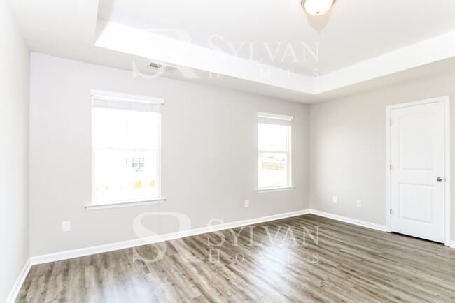 Building Photo - Prepare to fall in love with this 4 bedroom, 2.5 bathroom home