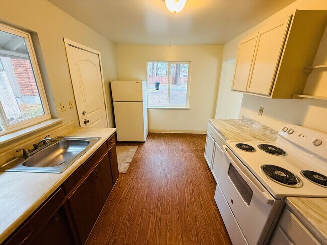 Building Photo - 2505 Kubel Ave