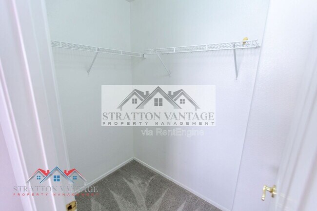 Building Photo - 2805 S Abbey Cir