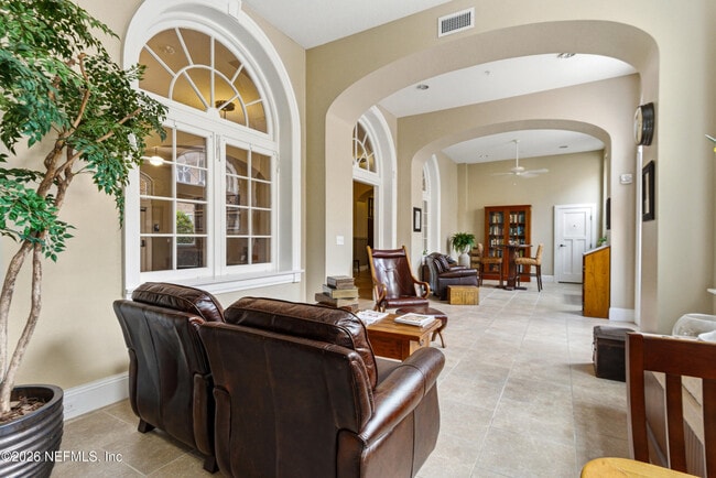 Building Photo - 2525 College St