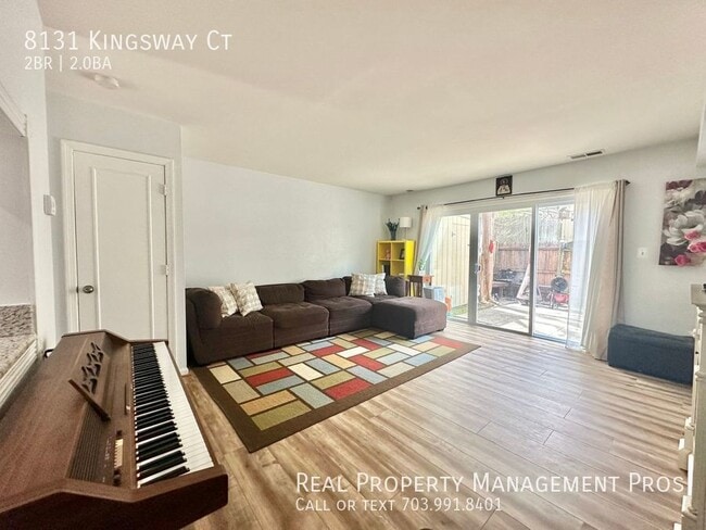 Building Photo - 8131 Kingsway Ct
