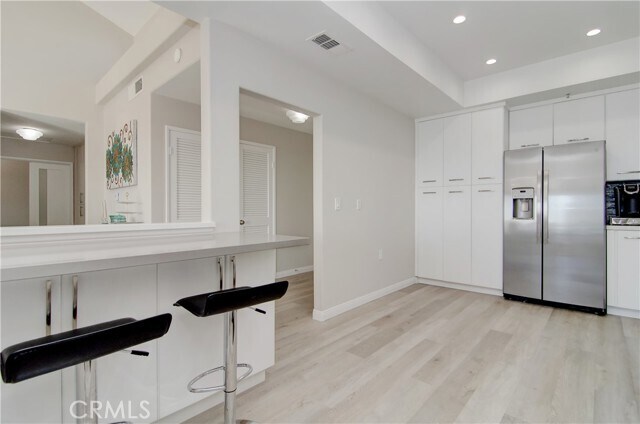 Building Photo - 200 Paris Ln