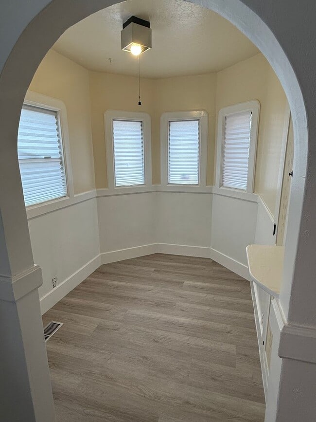 Building Photo - 4106 Walnut St