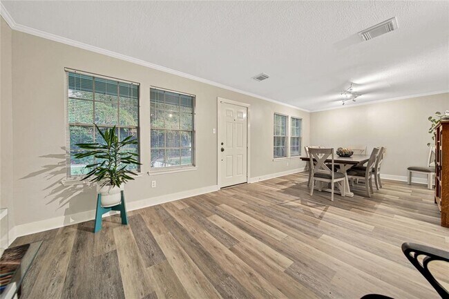 Building Photo - 6202 Spruce Bough Ct
