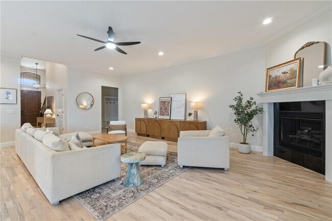 Building Photo - 5702 S 60th Pl