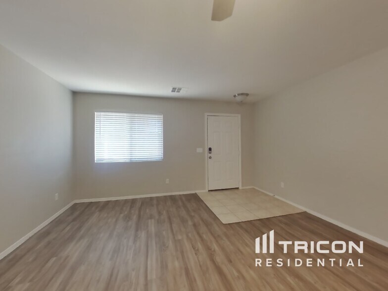 Building Photo - 5871 E Everhart Ln