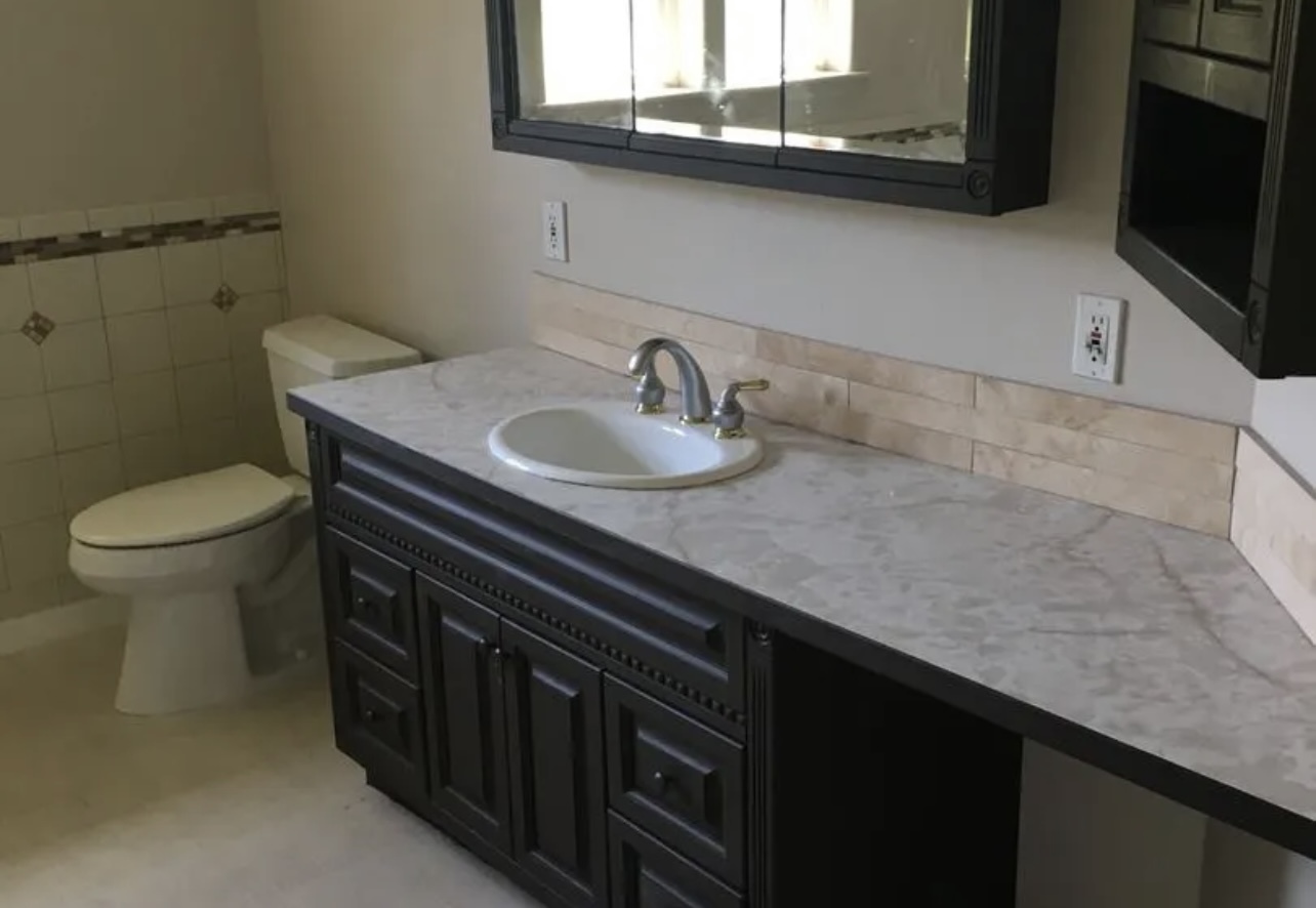 Primary bath - 919 E McLeod Rd