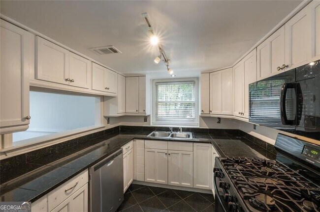 Building Photo - 9070 Cobbler Ct
