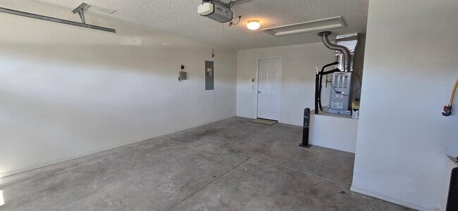 Building Photo - 1009 Ridgeville Rd