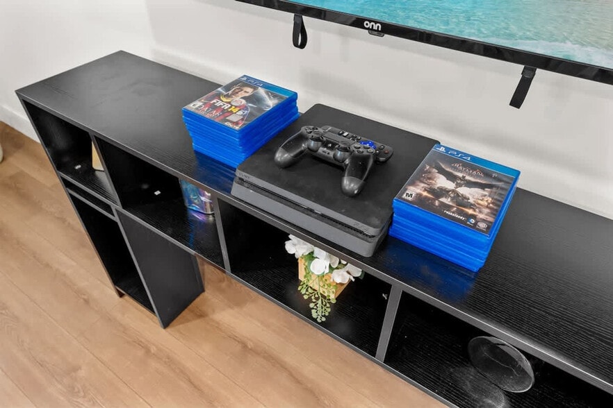 Building Photo - 1676 Raynell Way