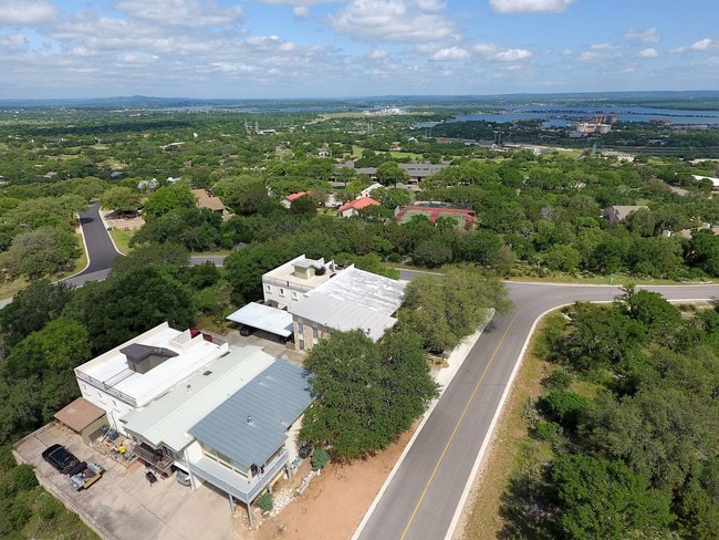 Building Photo - 1008 Clayton Nolen Dr