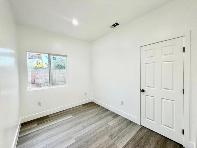 Building Photo - 11522 June St