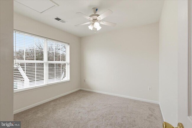 Building Photo - 43438 Oxen Ln