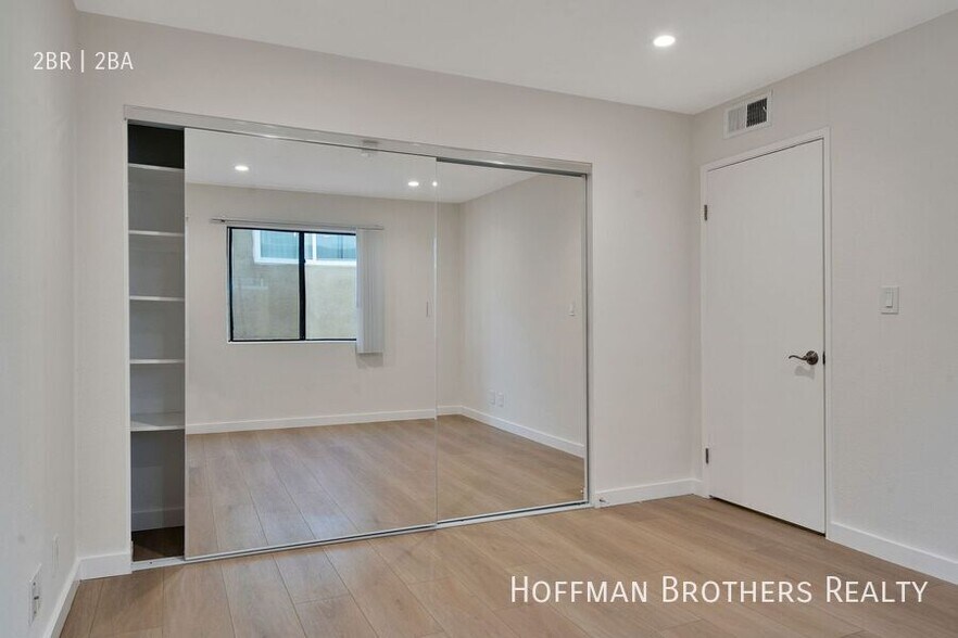 Building Photo - 1520 N Vista St