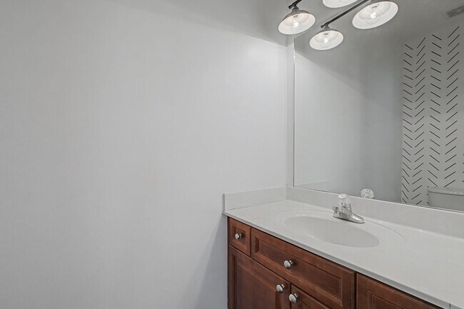 Building Photo - 1857 Woodland Pointe Dr