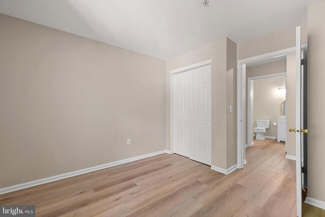 Building Photo - 1741 Braken Ave