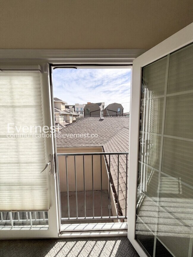 Building Photo - 268 S Garfield St