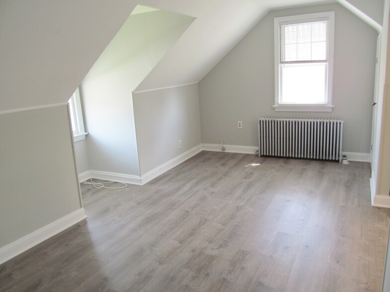 Building Photo - 11 Meehan Ave