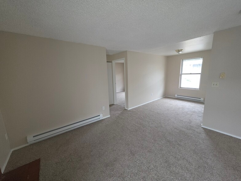 Living space - 2410 S I St