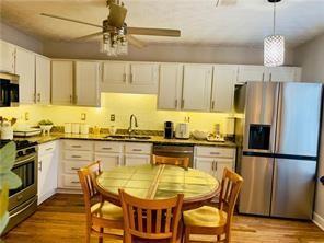 Building Photo - 6594 Meadow Green Cir