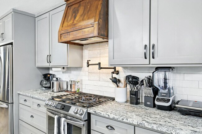 Building Photo - 749 Western Trail