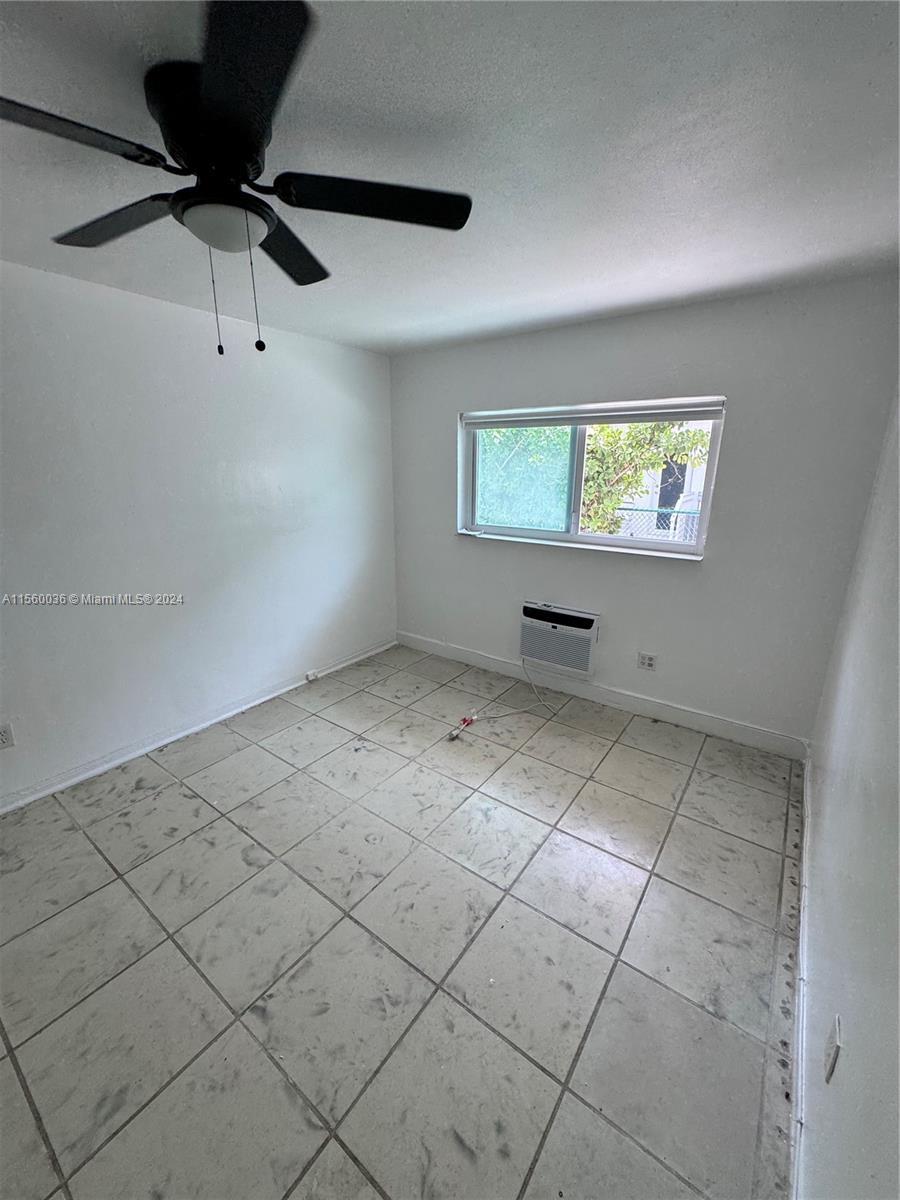 Building Photo - 7501 E Treasure Dr