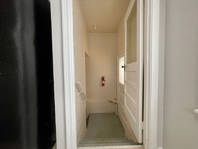 Building Photo - Cute 2 Bedroom Bungalow