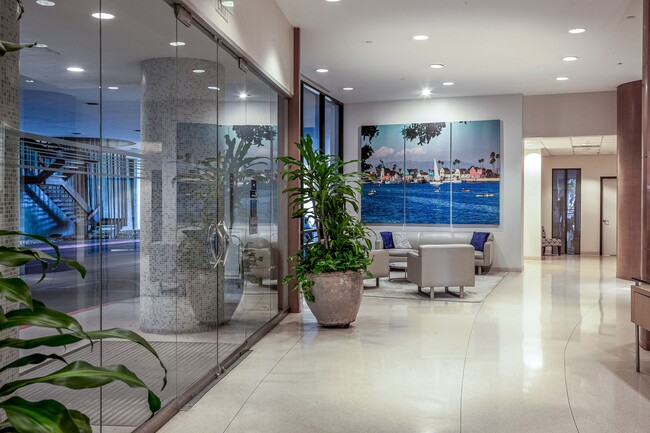 Building Photo - 4267 Marina City Dr