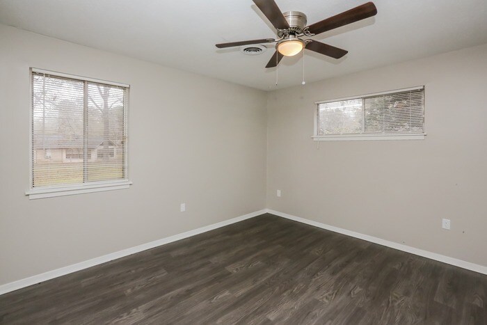 Building Photo - 25 Quail Ridge Dr